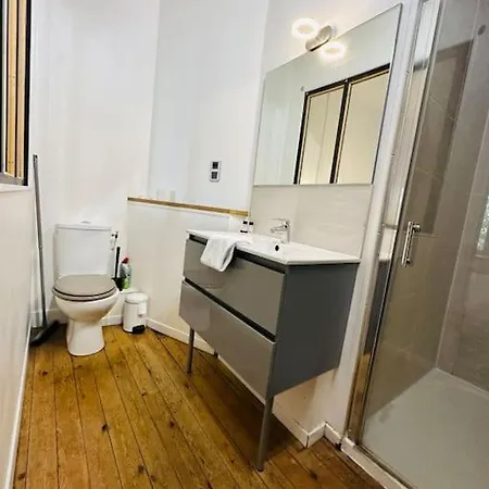 Standing Apartment T2 Near The Train Station And Tours Exterior foto