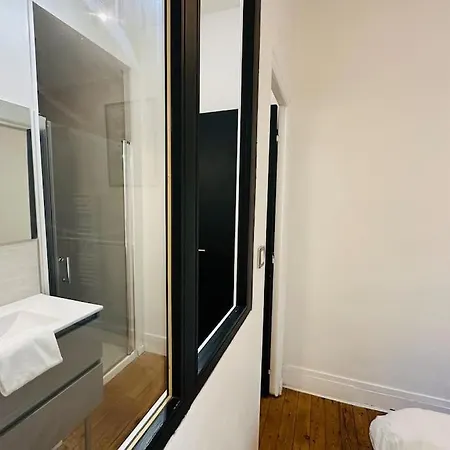 Standing Apartment T2 Near The Train Station And Tours Exterior foto