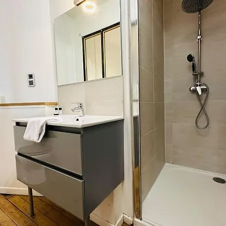 Standing Apartment T2 Near The Train Station And Tours Exterior foto