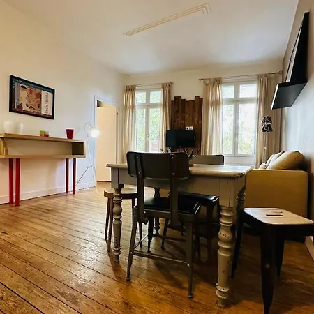 Standing Apartment T2 Near The Train Station And Tours Exterior foto