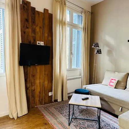Standing Apartment T2 Near The Train Station And Tours Exterior foto