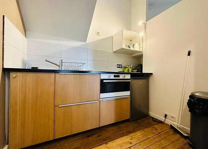 Standing Apartment T2 Near The Train Station And