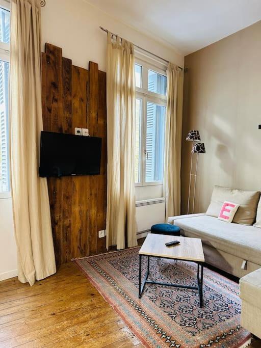 Standing T2 Near The Train Station And Apartment *